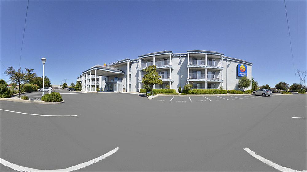 Comfort Inn Redding Near I-5 Eksteriør billede